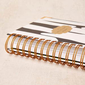 MINIMAL 2025 Daily Planner: BLEND