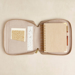 Hello Day Floresta 2024 Planner in Cappuccino Porté Grande faux leather Zip Case