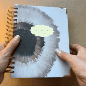 MINIMAL 2026 Daily Planner: PETUNIA