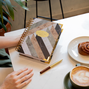 MINIMAL 2024 Daily Planner: SOHO