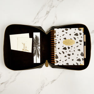 2023 - 2024 Academic / Mid Year Daily Planner: Cosmos